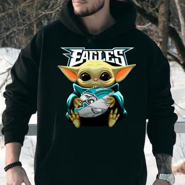 Hot Baby Yoda hug Philadelphia Eagles Star Wars Mandalorian t-shirt hoodie