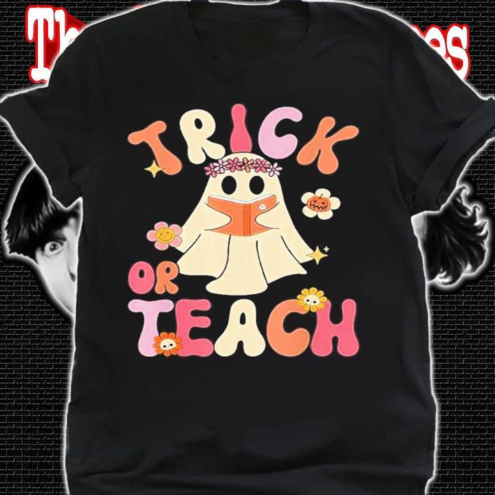 Teacher Halloween Groovy Halloween Trick Or Teach Retro Floral Ghost Shirt t-shirt shirt
