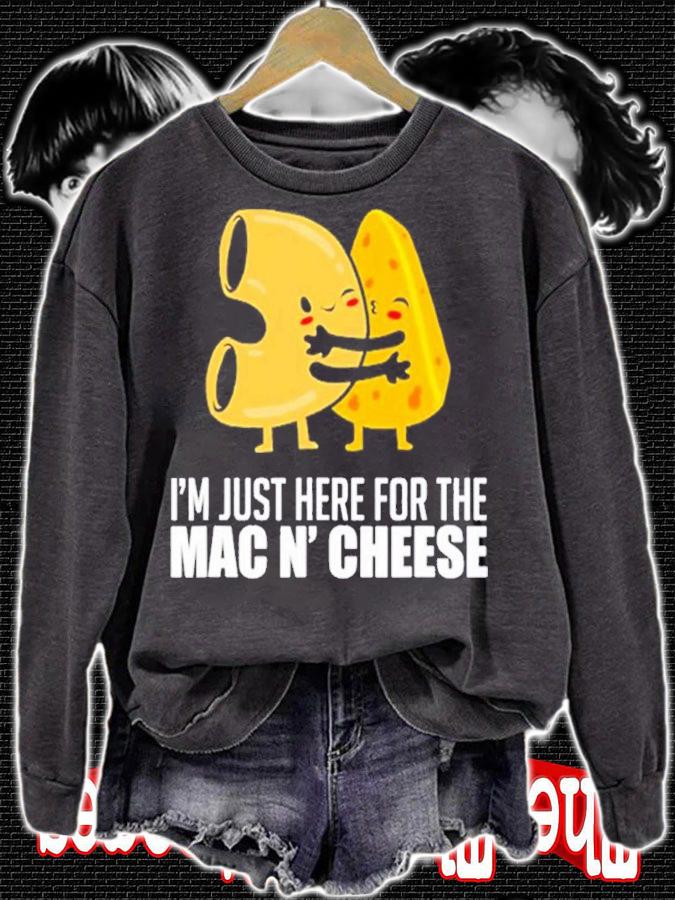 I'm Just Here For The Mac N' Cheese Hug And Kiss Cute Shirt