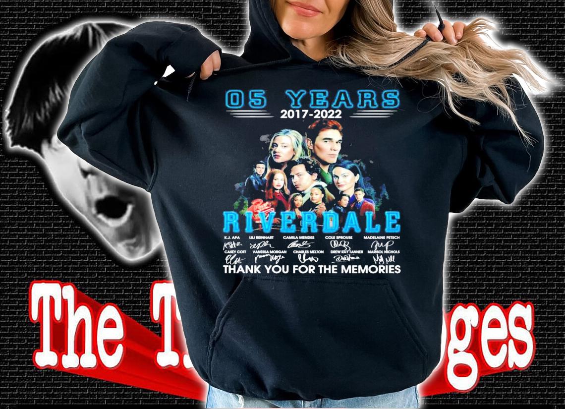 05 years 2017 2022 Riverdale signatures t-shirt