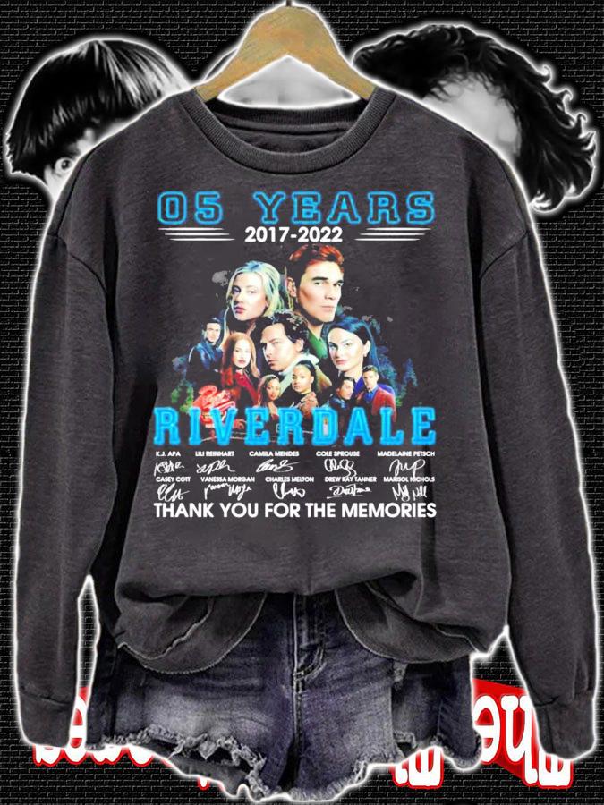 05 years 2017 2022 Riverdale signatures t-shirt