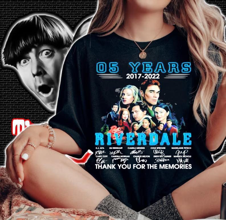 05 years 2017 2022 Riverdale signatures t-shirt