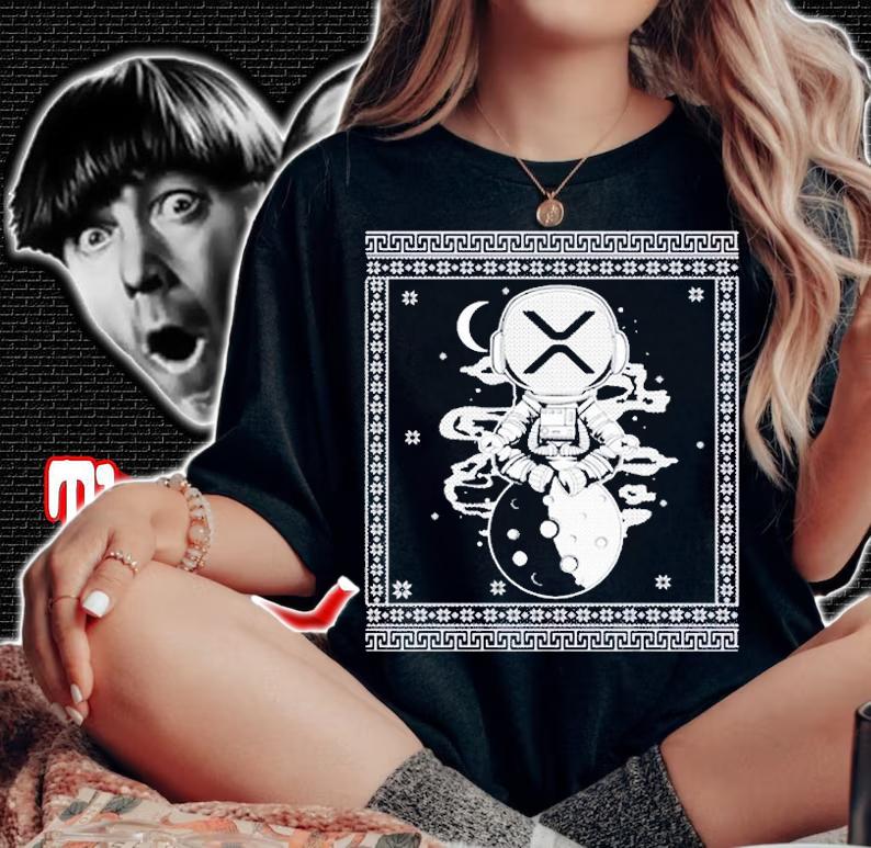 Ripple Spacesuit Crypto Trader Cryptocurrency Xrp Moon T-Shirt woman shirt