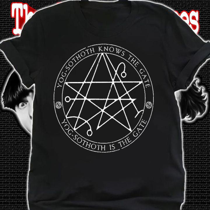 Yog-Sothoth Knows The Gate Door Sigil Essential T-Shirt shirt