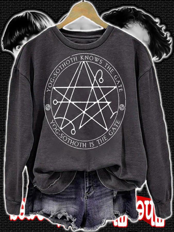 Yog-Sothoth Knows The Gate Door Sigil Essential T-Shirt sweatshirt